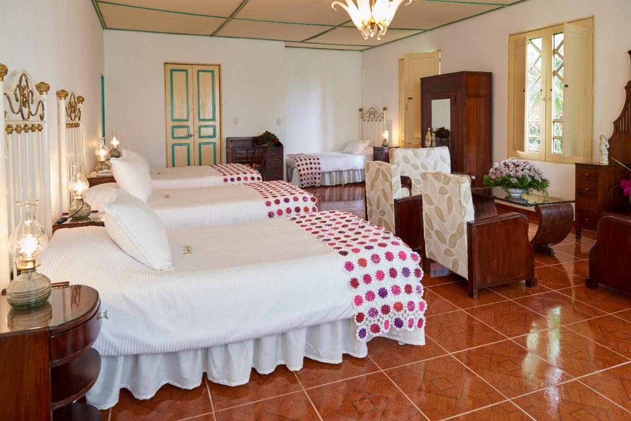 מונטנגרו Finca Hotel Los Girasoles מראה חיצוני תמונה