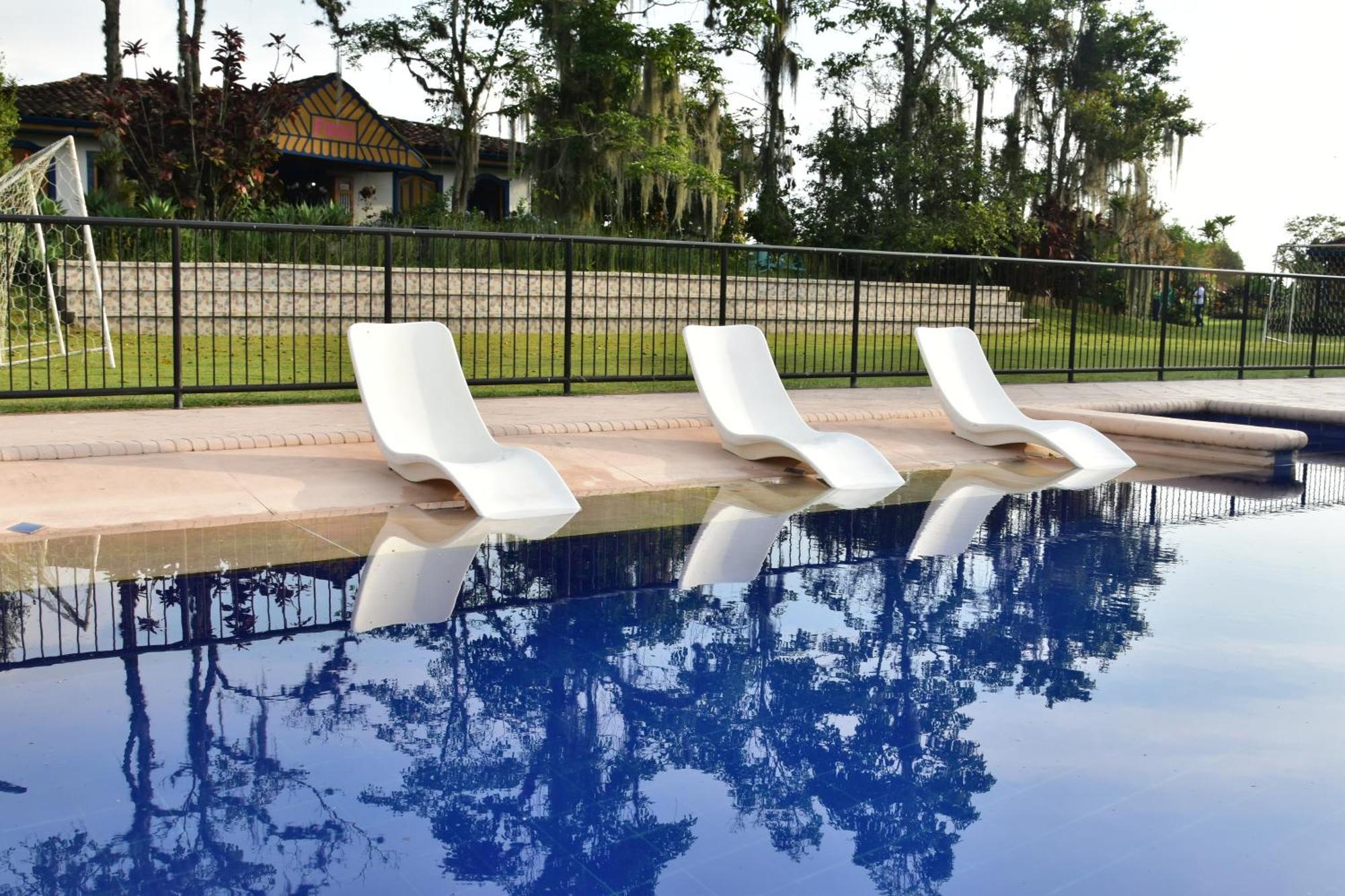 מונטנגרו Finca Hotel Los Girasoles מראה חיצוני תמונה